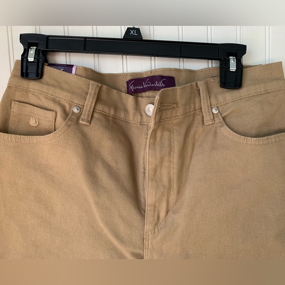 Gloria Vanderbilt Amanda Slimming Jean (NWT) Size 10 Average; Tan Color - Picture 4 of 5